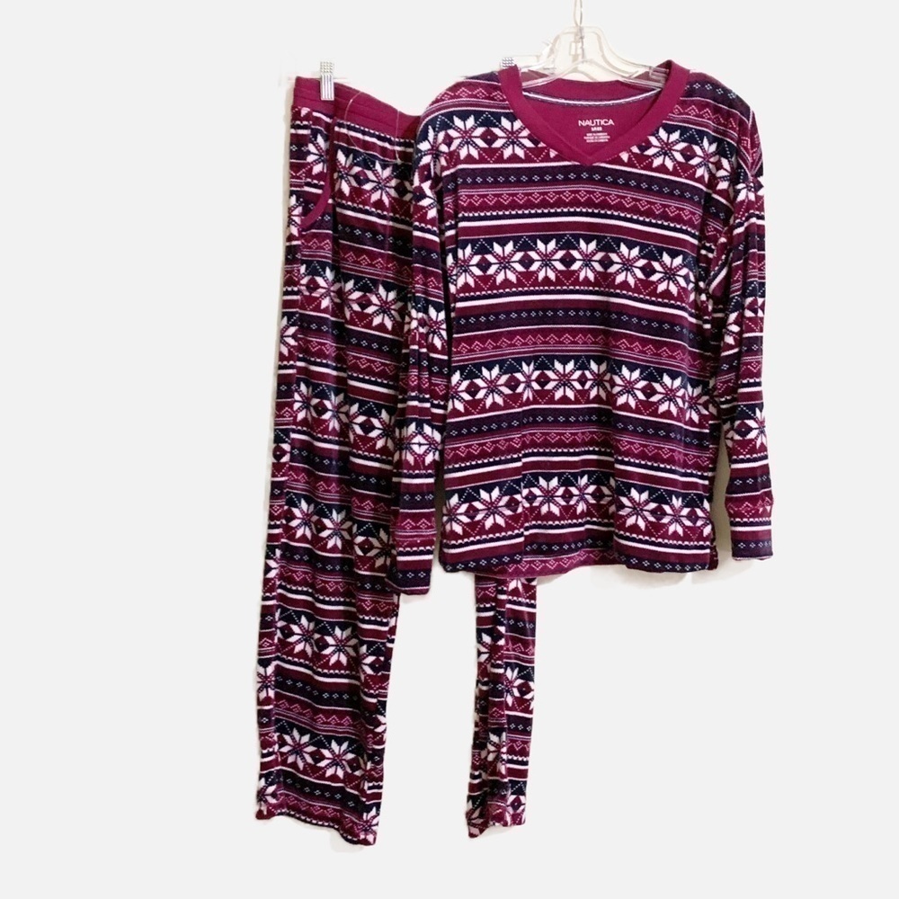 Nautica Women’s Soft Cozy Comfortable Fleece 2 pc pajama sleepwear. Size small